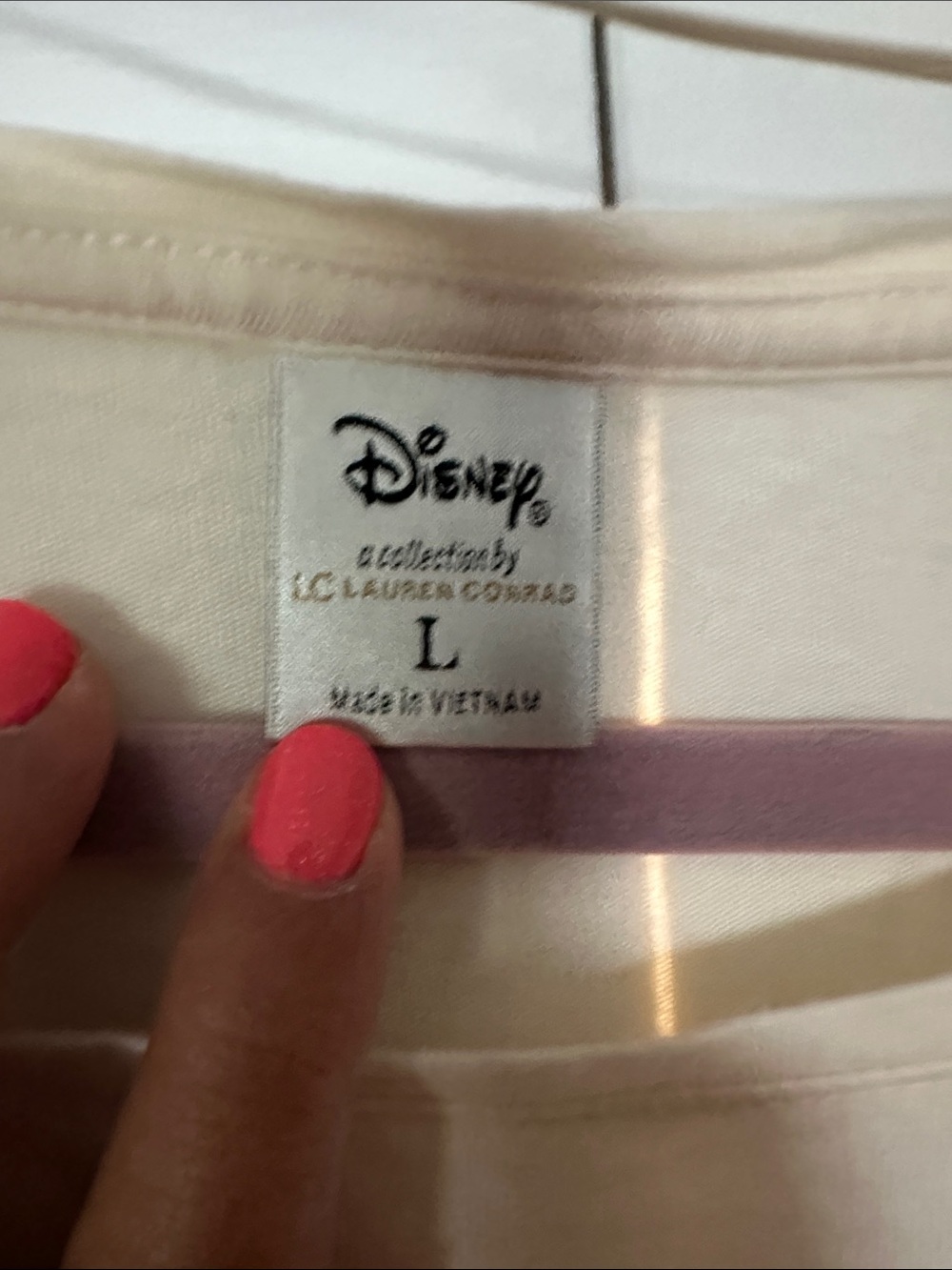 LC Lauren Conrad Cream Short Sleeve Tee with Pink Bow Minnie Mouse - Picture 4 of 6